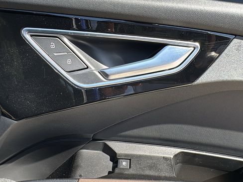 Used 2026 Audi Q4 e-tron Premium w/ Convenience Package image 30