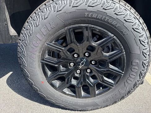 New 2026 Chevrolet Colorado Trail Boss AWD/4WD image 9