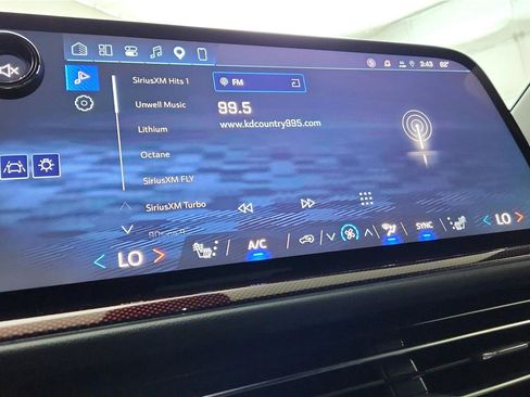 Used 2026 Chevrolet Traverse Z71 AWD/4WD image 32