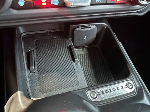 Used 2025 Ford Bronco Outer Banks AWD/4WD image 40