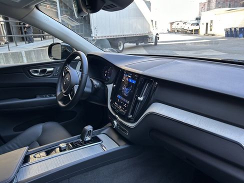 Certified 2025 Volvo XC60 B5 Plus image 23