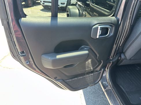 Used 2024 Jeep Wrangler Unlimited Sport AWD/4WD image 24