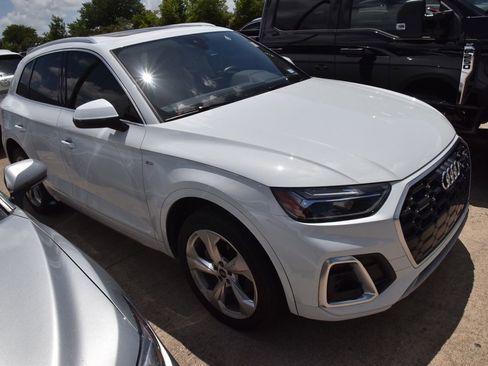 Used 2022 Audi Q5 2.0T Premium Plus w/ Premium Plus Package AWD/4WD image 4