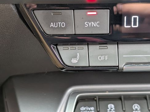 Used 2025 Audi A3 2.0T Premium image 31