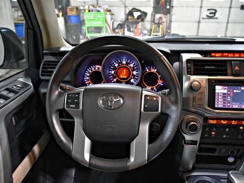 Used 2013 Toyota 4Runner Limited RWD image 11