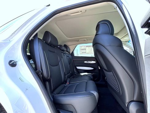New 2026 Genesis GV70 2.5T Advanced w/ G1 Accessory Package AWD/4WD image 18