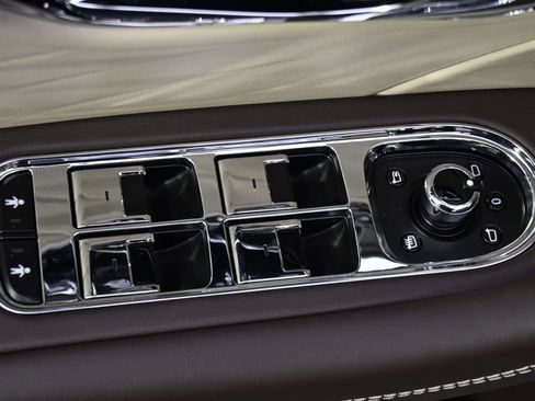 New 2026 Bentley Flying Spur Plug-In Hybrid image 27