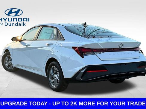 New 2026 Hyundai Elantra SE FWD image 3