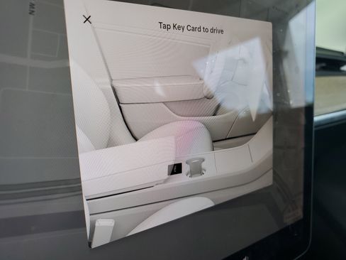 Used 2021 Tesla Model Y Long Range AWD/4WD image 31