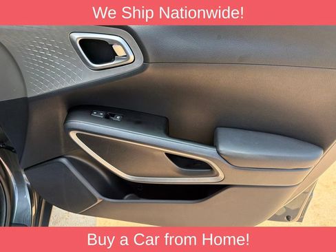 Used 2025 Kia Soul LX w/ LX Technology Package FWD image 26
