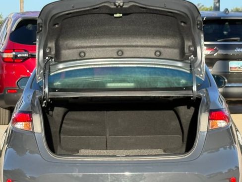 Used 2024 Toyota Corolla LE FWD image 31