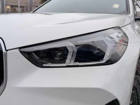 Certified 2023 BMW X1 xDrive28i w/ Convenience Package image 3