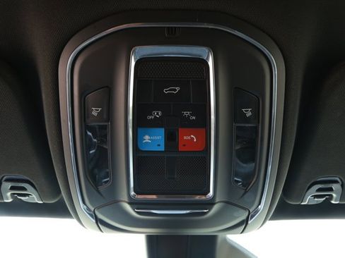 Used 2024 Jeep Wagoneer L Series II RWD image 20