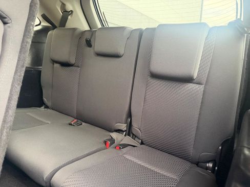 Used 2018 Toyota Highlander LE FWD image 18