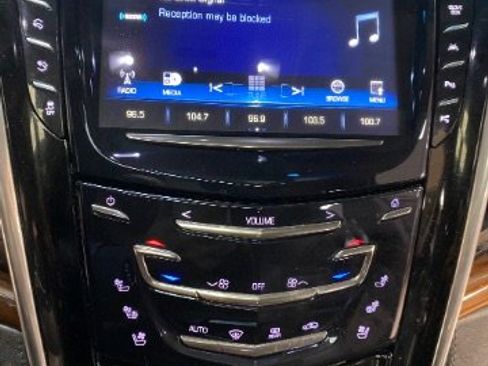 Used 2018 Cadillac Escalade ESV Luxury image 32