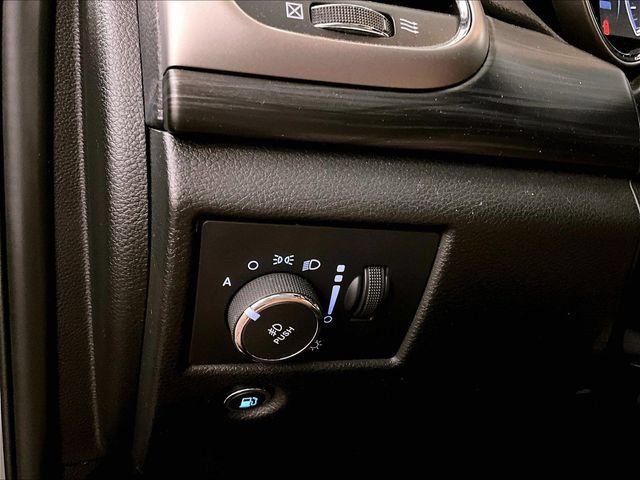 Used 2021 Jeep Grand Cherokee Laredo X AWD/4WD image 30