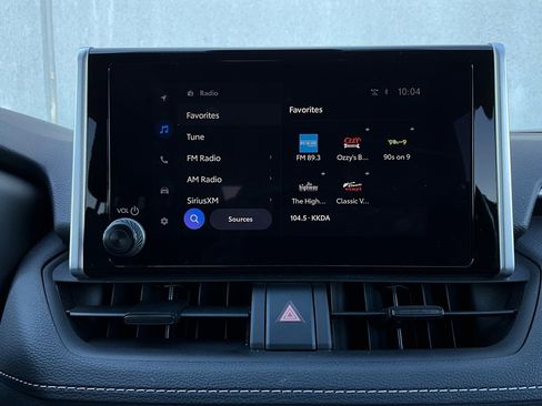 Used 2025 Toyota RAV4 XLE image 30