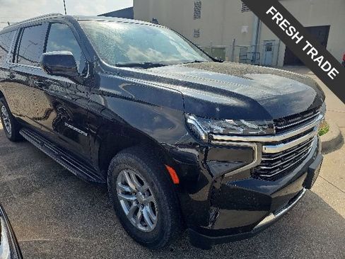 Used 2023 Chevrolet Suburban LT AWD/4WD image 3