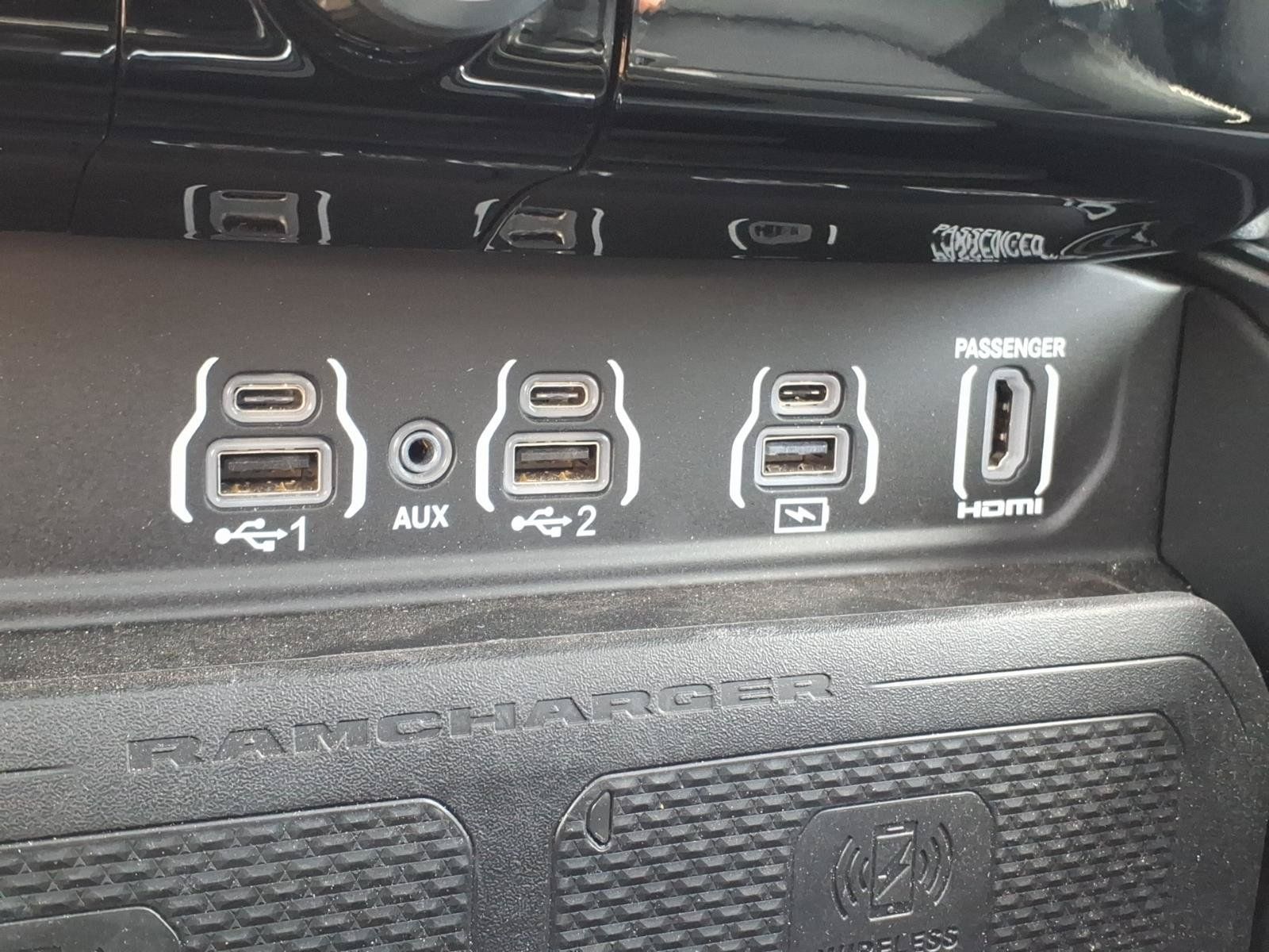 Used 2025 RAM 1500 Laramie w/ Advanced Safety Group II AWD/4WD image 18