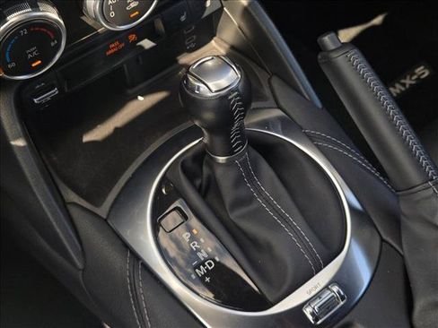 Used 2025 MAZDA MX-5 Miata RF Grand Touring image 13