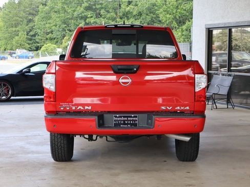 Used 2023 Nissan Titan SV image 4