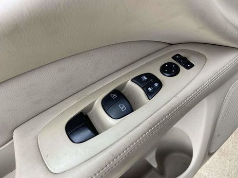 Used 2016 Nissan Pathfinder Platinum image 18