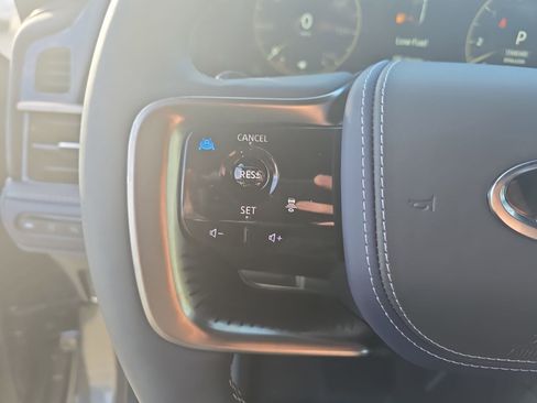 New 2026 INFINITI QX80 4WD image 17
