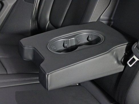 Certified 2026 Porsche Macan S AWD/4WD image 34