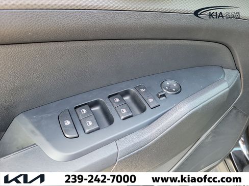 Certified 2025 Kia Sportage LX image 21