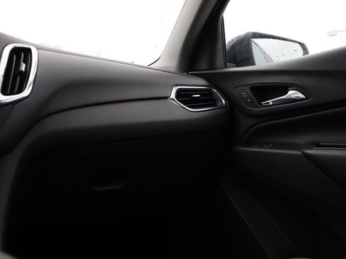 Used 2024 Chevrolet Equinox LT image 40