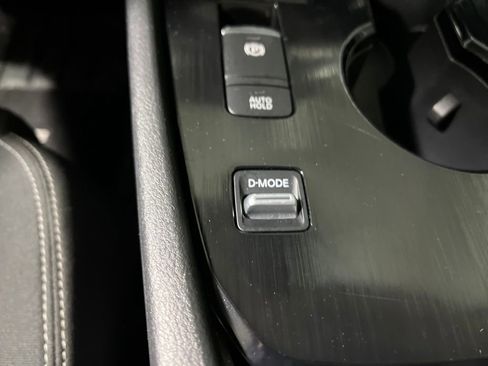 Used 2025 Nissan Rogue SV FWD image 26