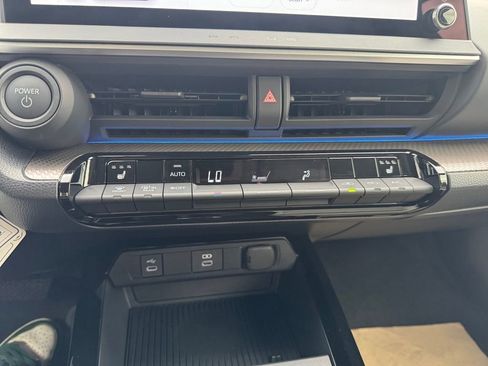 New 2025 Toyota Prius XLE image 28