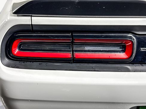 Used 2023 Dodge Challenger SXT image 34