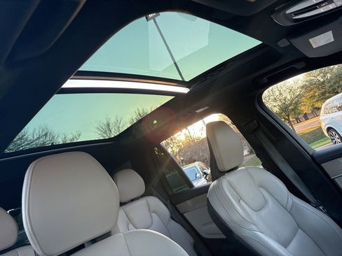 Certified 2025 Volvo XC90 T8 Ultra w/ Lounge Package image 16