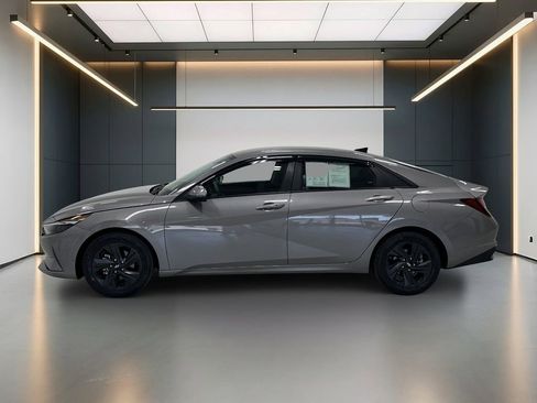 Certified 2023 Hyundai Elantra SEL FWD image 2