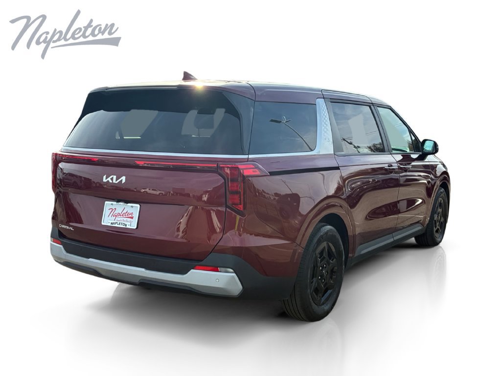 Used 2025 Kia Carnival FWD image 5
