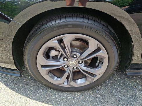 Certified 2023 Honda Accord EX image 28