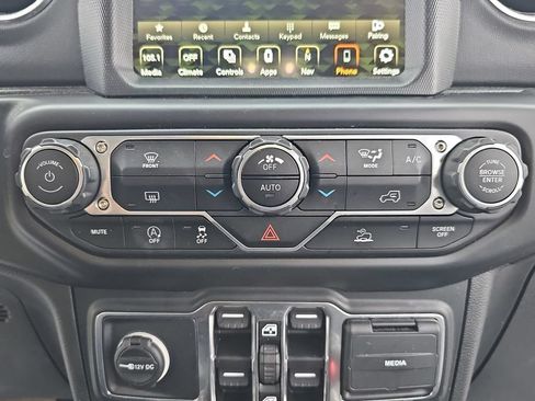 Used 2022 Jeep Gladiator Overland w/ Popular Equipment Package AWD/4WD image 20