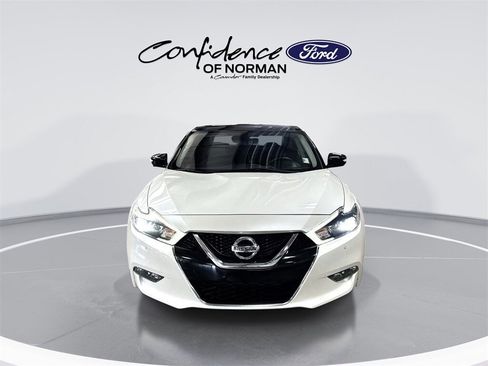 Used 2018 Nissan Maxima Platinum image 2