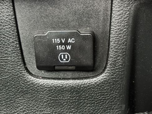Used 2018 Jeep Wrangler Unlimited Sahara AWD/4WD image 30