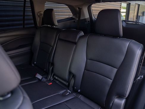 Used 2016 Honda Pilot Touring image 22