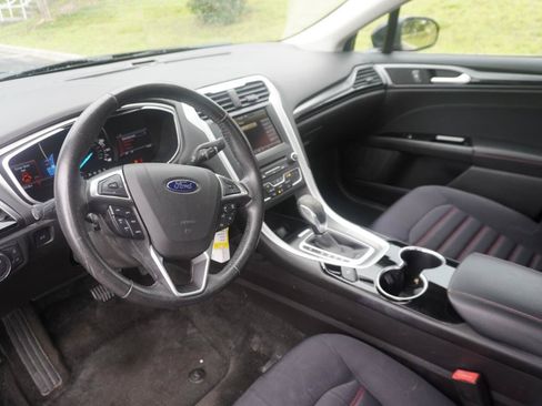 Used 2016 Ford Fusion SE AWD/4WD image 12