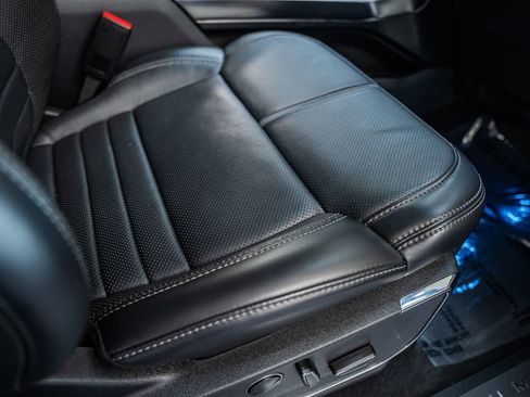 Certified 2023 Ford F150 Platinum w/ Equipment Group 701A High image 46