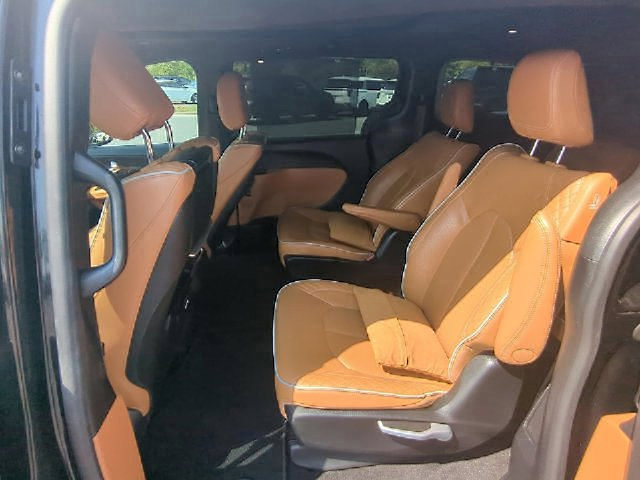 Used 2022 Chrysler Pacifica Pinnacle AWD/4WD image 38