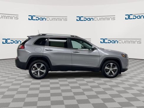 Used 2019 Jeep Cherokee Limited FWD image 9