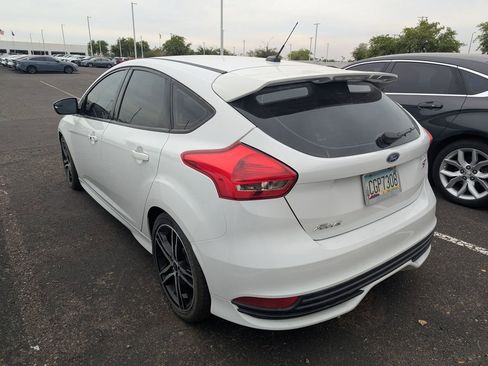 Used 2018 Ford Focus ST w/ Equipment Group 402A FWD image 7