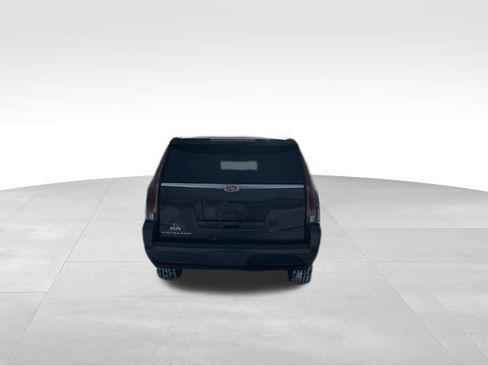 Used 2018 Cadillac Escalade ESV Luxury image 4