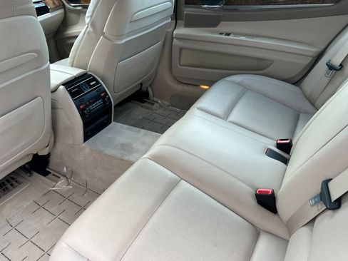 Used 2013 BMW 750Li image 4