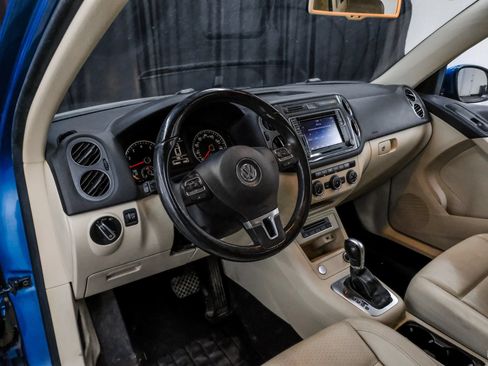 Used 2017 Volkswagen Tiguan S FWD image 3