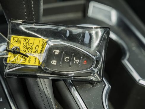 Used 2020 Chevrolet Traverse RS AWD/4WD image 39
